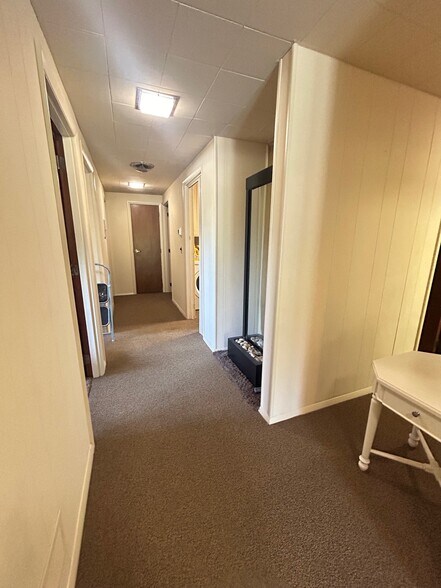 More Photos Of 1320 Granville Rd, Newark Medical For Sale