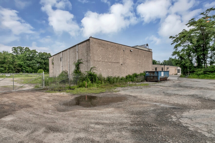 More Photos Of 223 Winthrop Ave, Lawrence Manufacturing For Sale