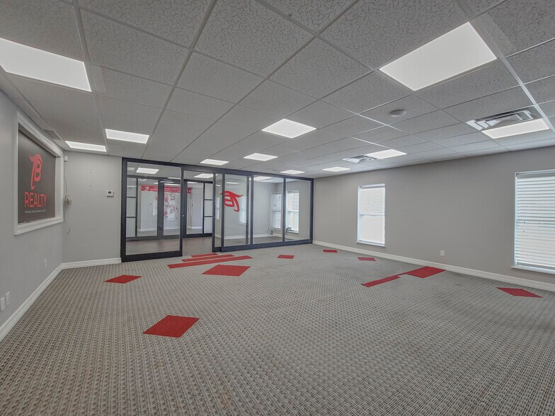 More Photos Of 6001 Nw Expressway, Oklahoma City Office For Sale