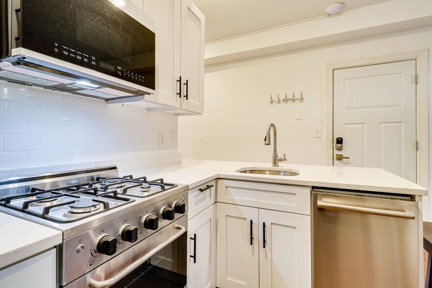 More Photos Of 409 Constitution Ave NE, Washington Multifamily For Sale