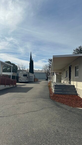 More Photos Of 2042 Tully Rd, Hughson Manufactured Housing Mobile Home Park For Sale