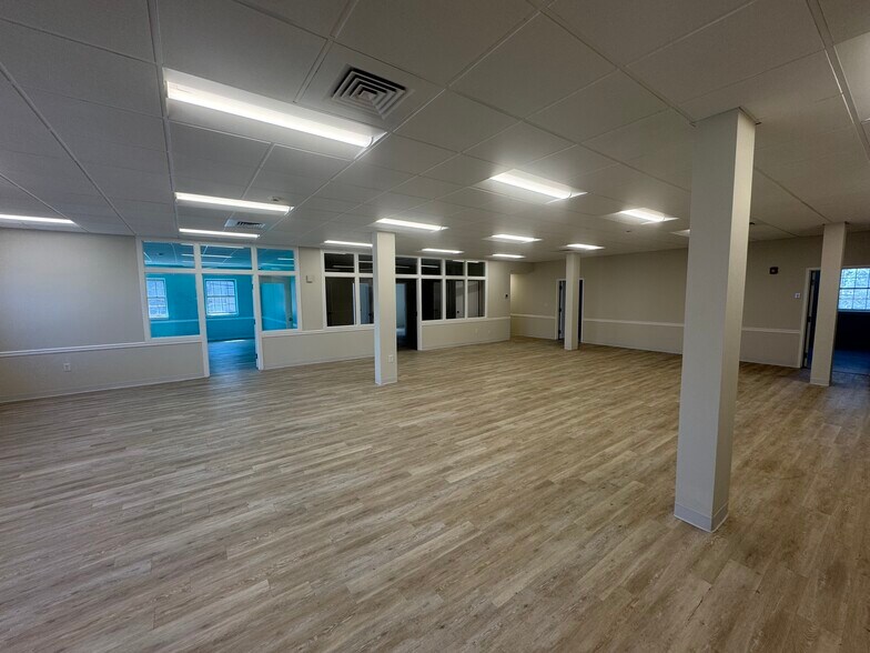 More Photos Of 355 W Market St, West Chester Restaurant For Lease