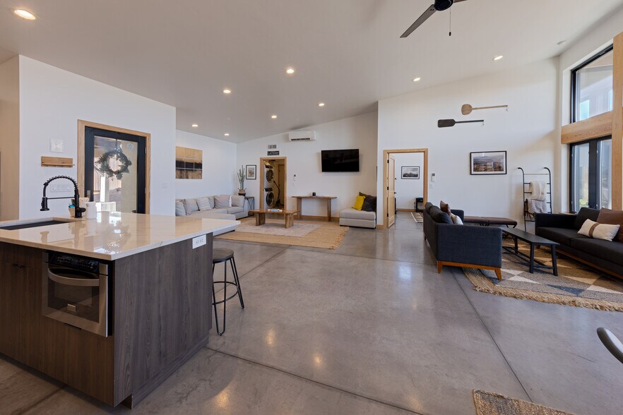 More Photos Of 171 Mt Peale Dr, Moab Specialty For Sale