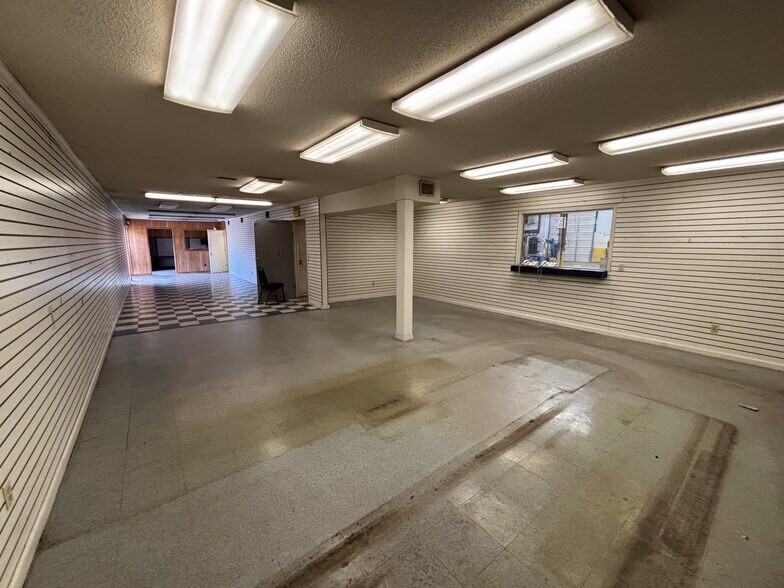 More Photos Of 5875 W US Highway 421, Wilkesboro Warehouse For Lease