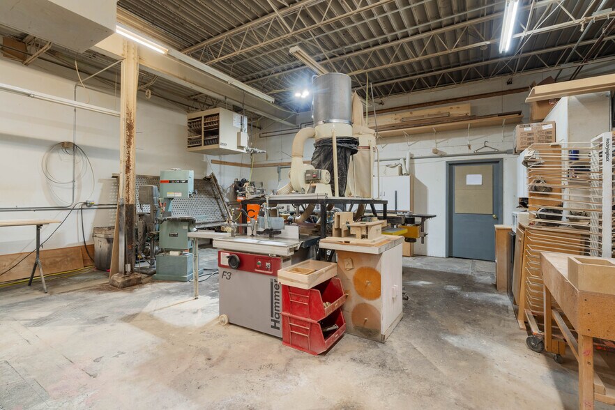 More Photos Of 1510 Hughitt Ave, Superior Manufacturing For Sale