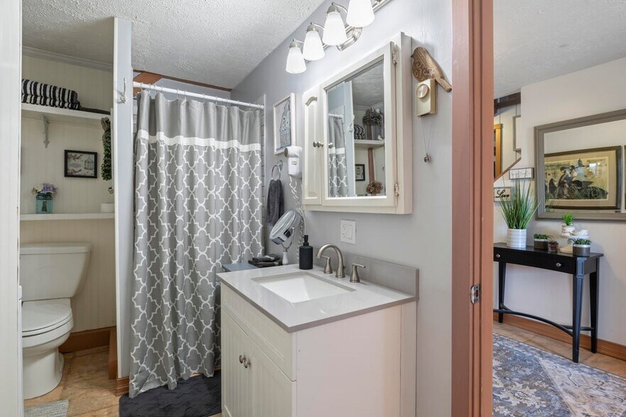 More Photos Of 245 Arundel Rd, Kennebunkport Lodge Meeting Hall For Sale
