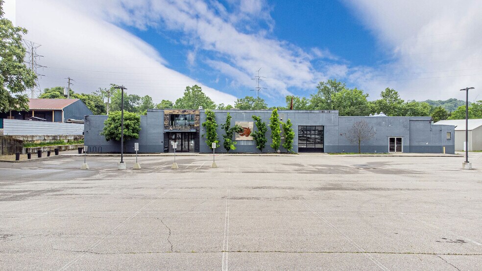 More Photos Of 3717 Jonlen Dr, Fairfax Flex For Lease