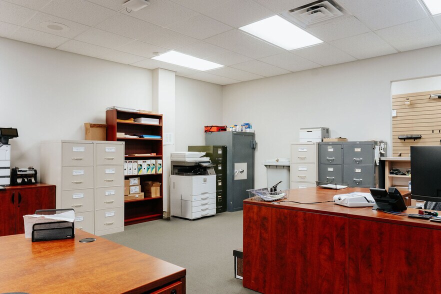 More Photos Of 105 Laurell Rd, Gander Showroom For Sale