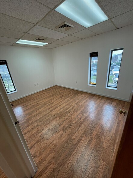 More Photos Of 14800-14820 Physicians Ln, Rockville Medical For Lease