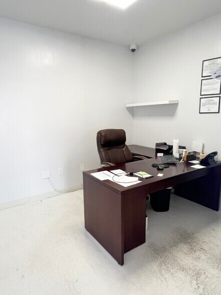 More Photos Of 3219 Auto Plaza, Richmond Office For Lease