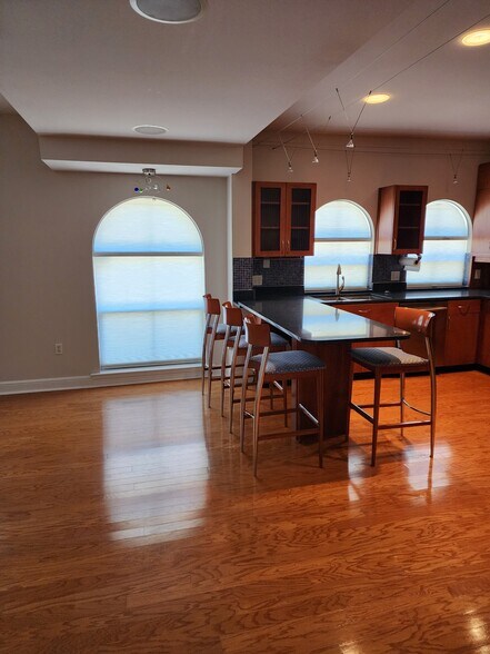 More Photos Of 3001 W Azeele St, Tampa Office For Lease