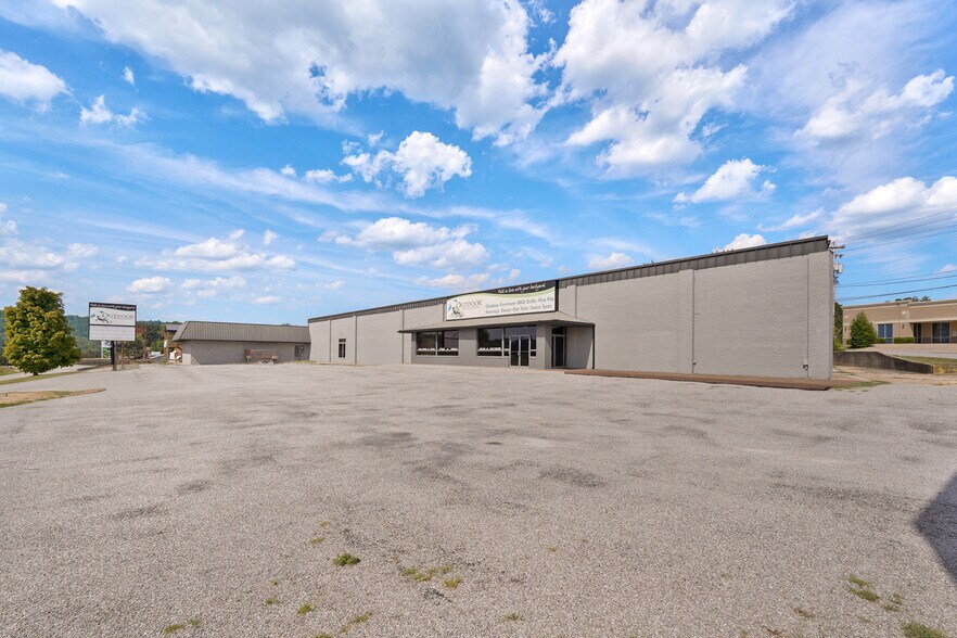 Primary Photo Of 11966 State Hwy 13, Kimberling City General Retail For Sale
