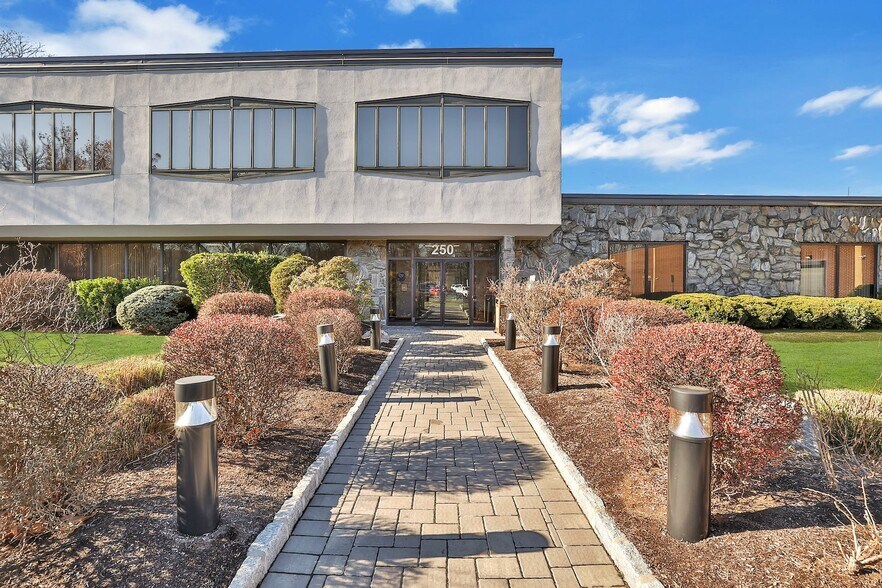 More Photos Of 240-260 W Nyack Rd, West Nyack Warehouse For Lease