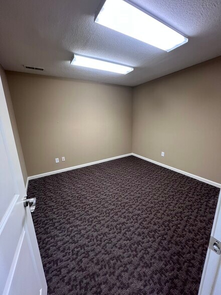 More Photos Of 4911-4915 Illinois Rd, Fort Wayne Office For Lease