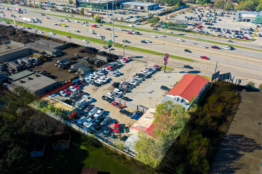 Primary Photo Of 9214 North Fwy, Houston Auto Dealership For Sale