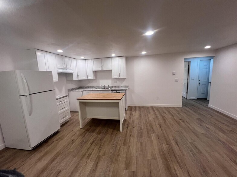 More Photos Of 10443 17th Ave SW, Seattle Multifamily For Sale