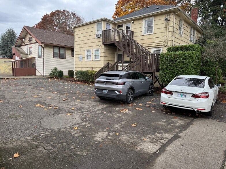 More Photos Of 1390 Oak St, Eugene Loft Creative Space For Lease