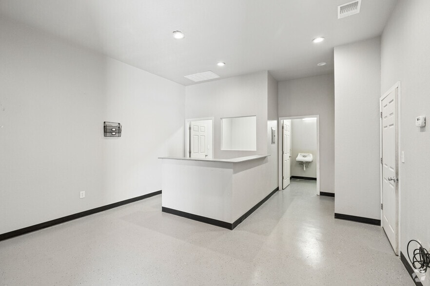 More Photos Of 18838 FM 2252, San Antonio Warehouse For Lease