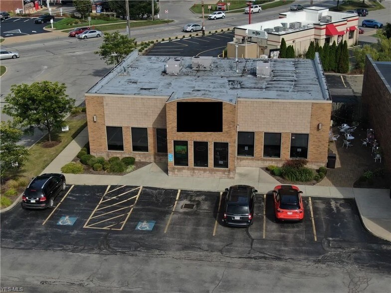 More Photos Of 540 Water St, Chardon Fast Food For Lease