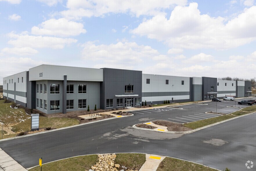 Primary Photo Of 5525 Tradesmen Dr, Madison Warehouse For Lease