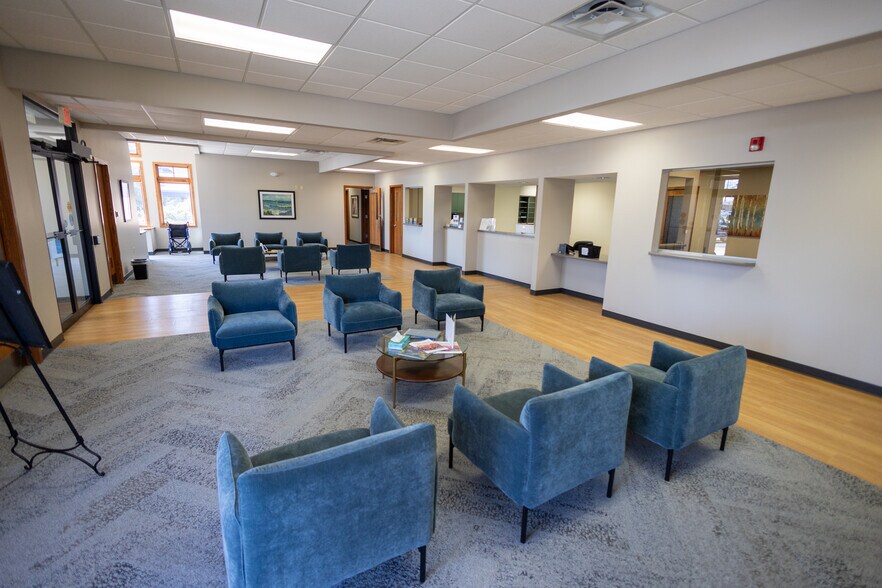 More Photos Of 1110 Oak Ridge Dr, Eau Claire Medical For Lease