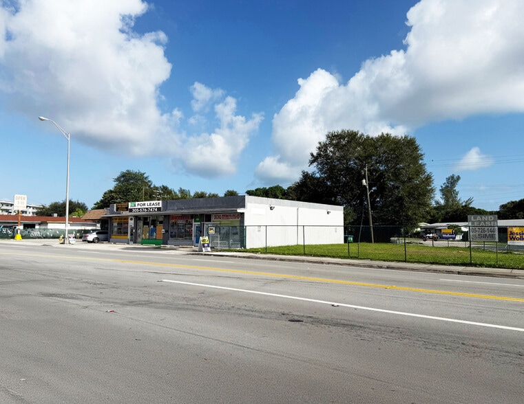 More Photos Of 13639 W Dixie Hwy, North Miami Storefront For Lease