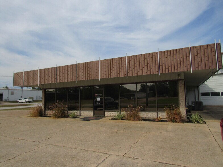 More Photos Of 127 Hemlock St, Columbus Office For Sale