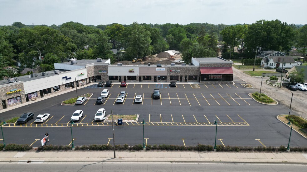 More Photos Of 2807-2867 Orchard Lake Rd, Sylvan Lake Unknown For Lease
