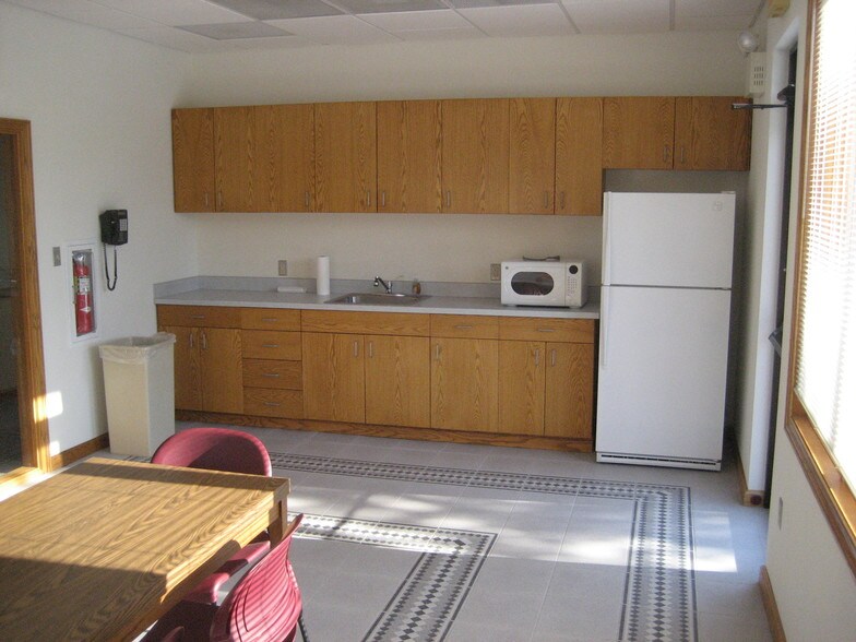 More Photos Of 59 General Warren Blvd, Malvern Medical For Lease