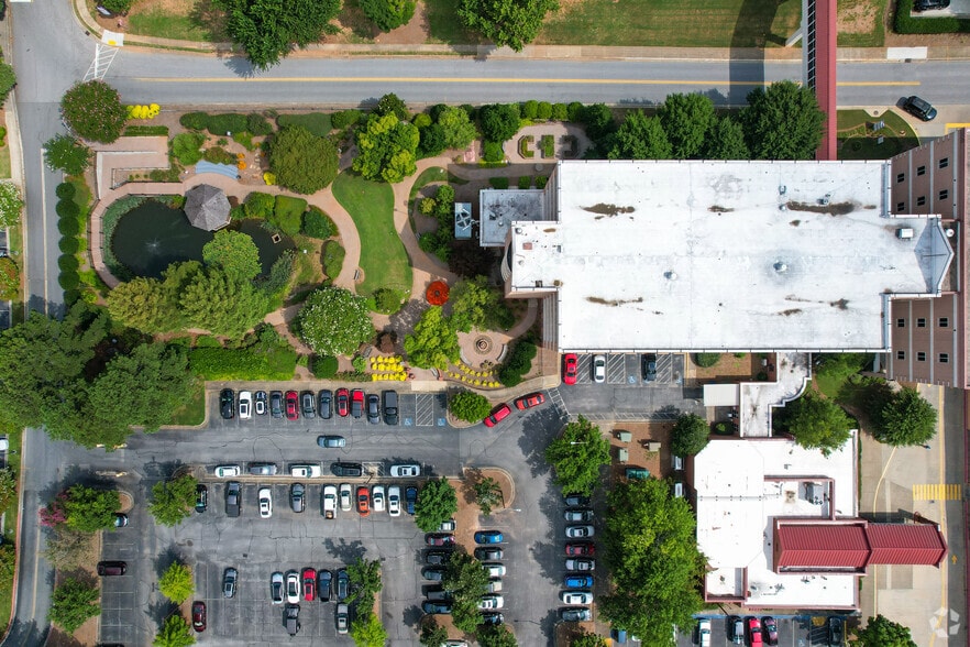 More Photos Of 1700 Hospital South Dr, Austell Medical For Lease