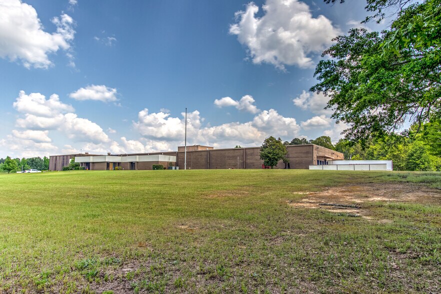 More Photos Of 1664 Sharon Rd, Washington Warehouse For Sale