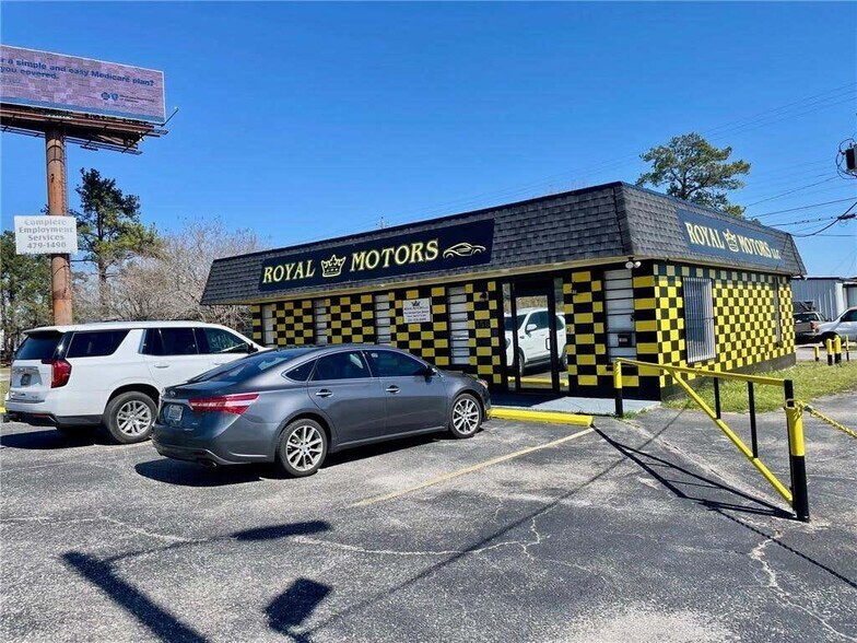 Primary Photo Of 156 E I-65 Service Rd N, Mobile Auto Dealership For Sale