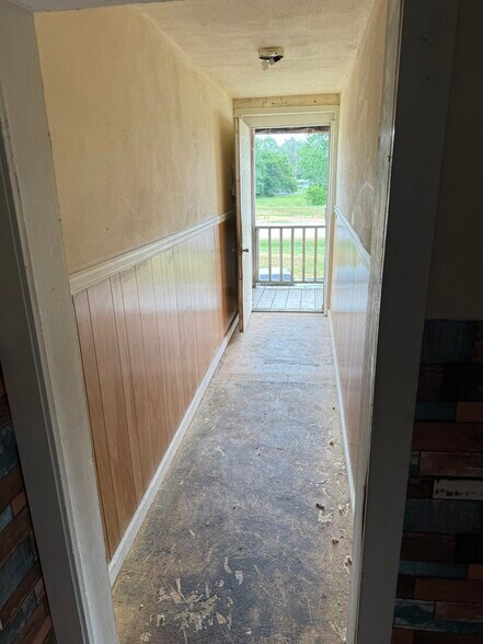 More Photos Of 107 W Main St, Coffeen Storefront Retail Residential For Sale