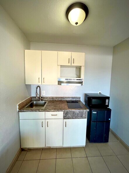 More Photos Of 4300 American Way, Memphis Hospitality For Sale