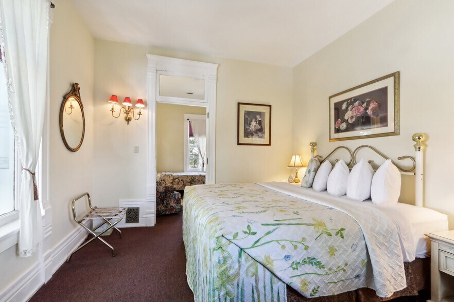 More Photos Of 910 River Rd, Wisconsin Dells Hotel For Sale