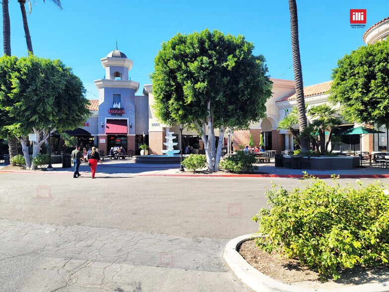 More Photos Of 2621-2795 Tapo Canyon Rd, Simi Valley Storefront For Lease