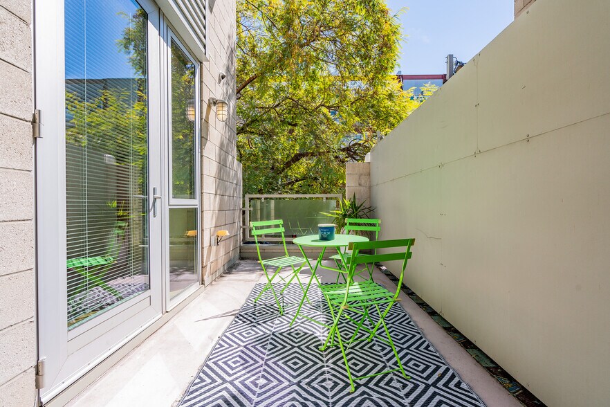 More Photos Of 3450 Cahuenga Blvd W, Los Angeles Office Residential For Lease