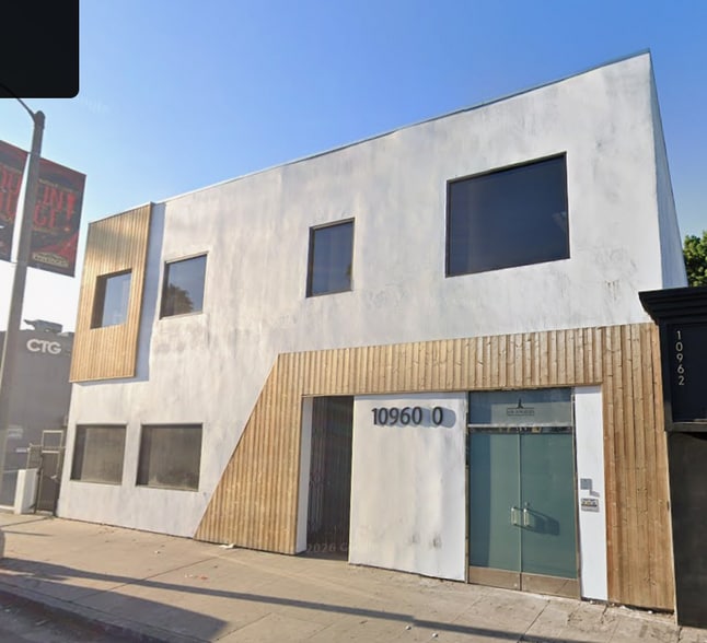 Primary Photo Of 10960 Ventura Blvd, Studio City Office For Lease