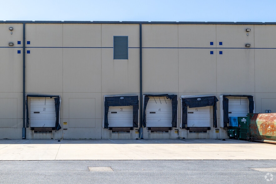 More Photos Of 1200 Bengies Rd, Middle River Warehouse For Lease