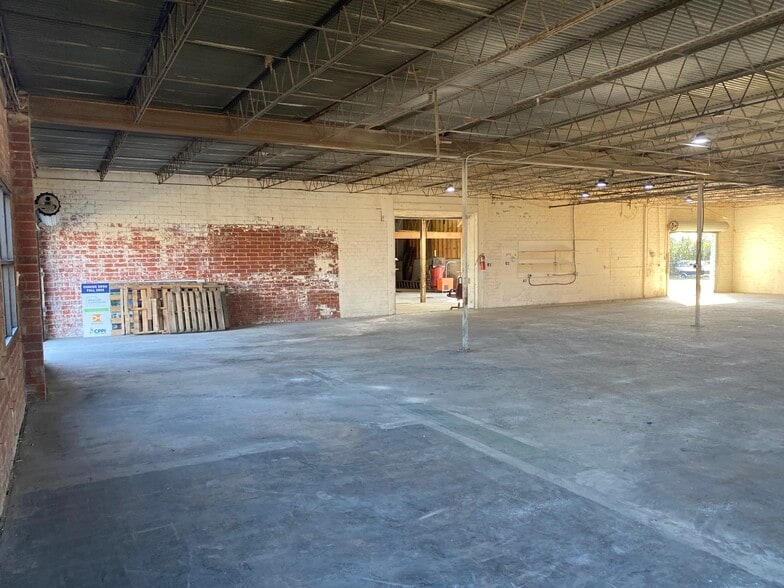 More Photos Of 426 N Myrtle Ave, Jacksonville Warehouse For Lease