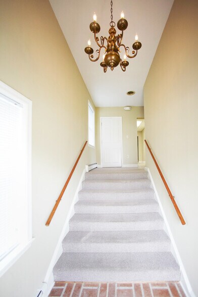 More Photos Of 5515 Selma Ave, Arbutus Office Residential For Sale