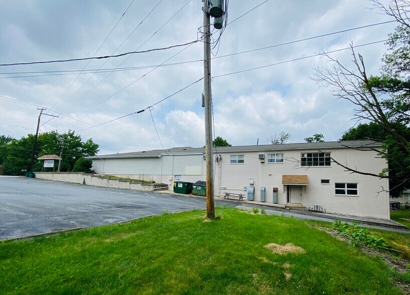 More Photos Of 915 N Hanover St, Elizabethtown Medical For Sale