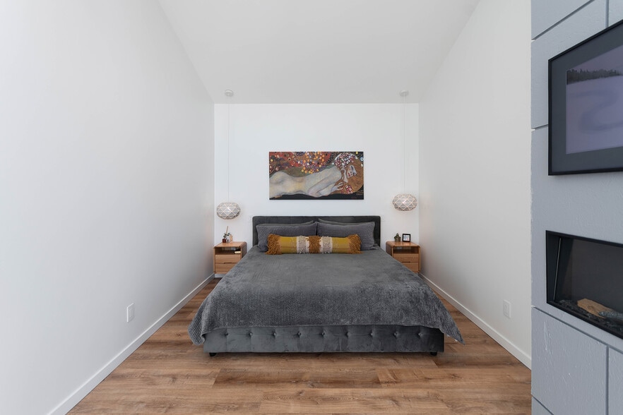 More Photos Of 7103 Lake View Rdg, Lake Ann Hospitality For Sale