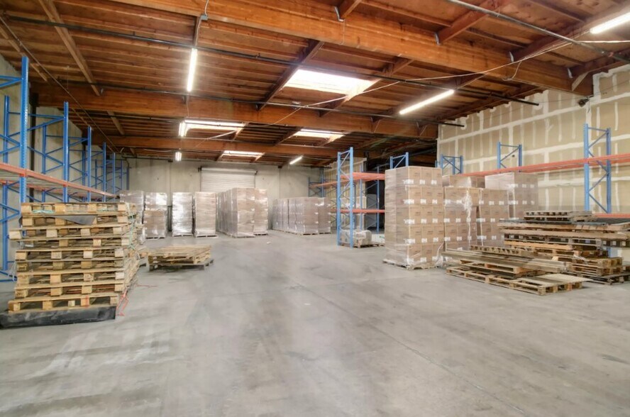 More Photos Of 8535 Morrison Creek Rd, Sacramento Showroom For Lease