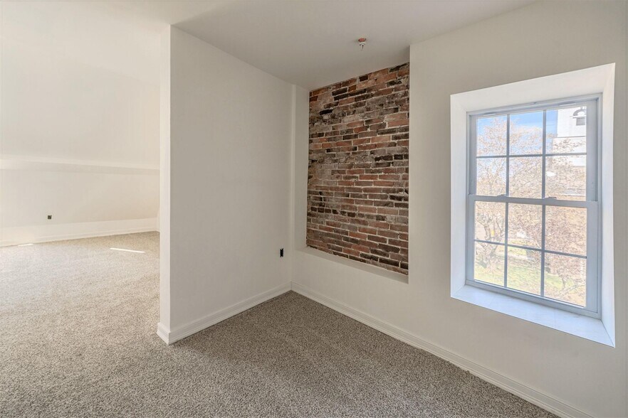 More Photos Of 37-39 E Main St, Searsport Storefront Retail Office For Sale