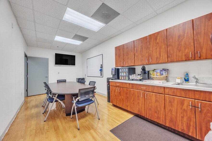 More Photos Of 4665 S Congress Ave, Lake Worth Medical For Lease