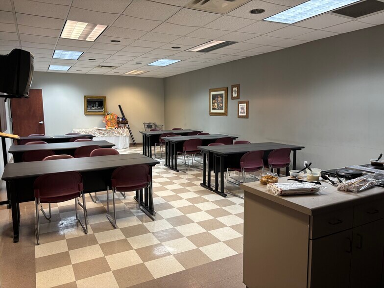 More Photos Of 670 Crossover Rd, Tupelo Medical For Sale