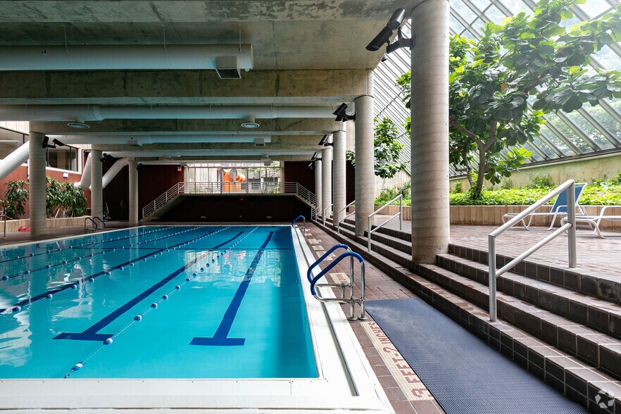 More Photos Of 521 Main St, Roosevelt Island Apartments For Lease