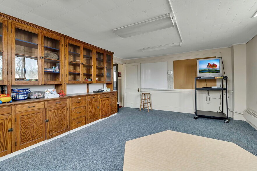 More Photos Of 646 Cayuga Dr, Niagara Falls Religious Facility For Sale