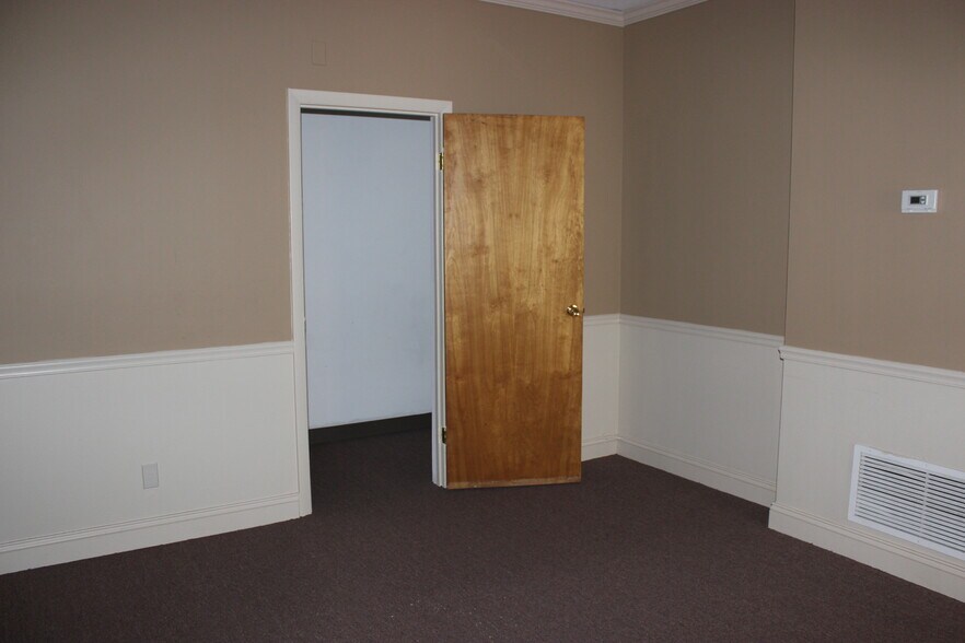 More Photos Of 2340 Whitney Ave, Hamden Storefront Retail Office For Lease